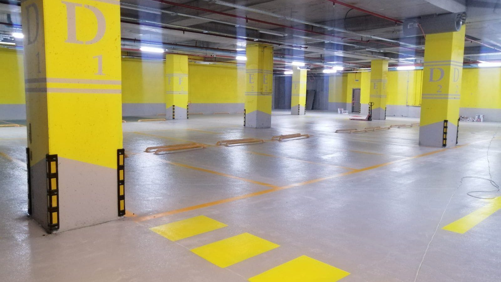 Otopark Zeminlerinde Beton Parlatma ve İşaretleme